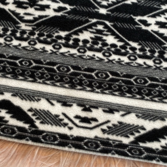 Eddie Bauer Radiator Arztec Patterned Fleece 2.0 Pullover sz L - Picture 7 of 11